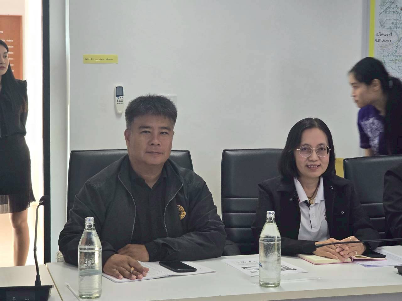 title - นายกฤตวิทย์ พิมพ์ทองงาม ผู้ตรวจราชการกรม สำนักงานการปฏิรูปที่ดินเพื่อเกษตรกรรม เข้าร่วมประชุมตรวจติดตามความก้าวหน้าผลการดำเนินงานตามแผนการตรวจราชการ ประจำปีงบประมาณ พ.ศ. 2569 รอบที่ 1 ส.ป.ก.บึงกาฬ